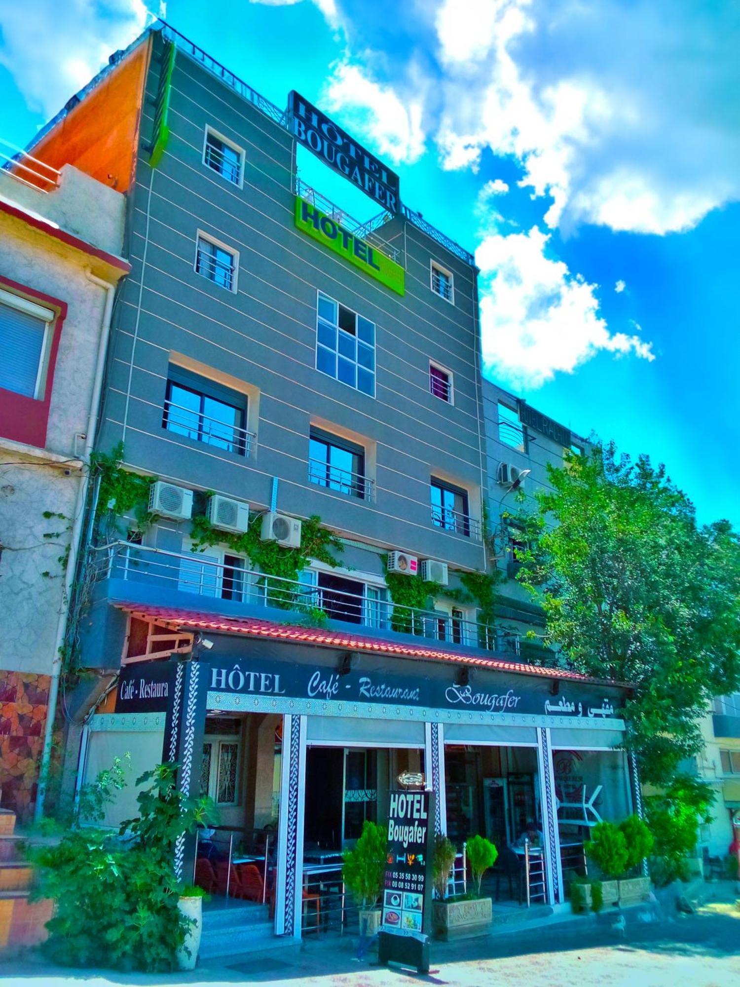 Hotel Restaurant Bougafer Миделт Екстериор снимка