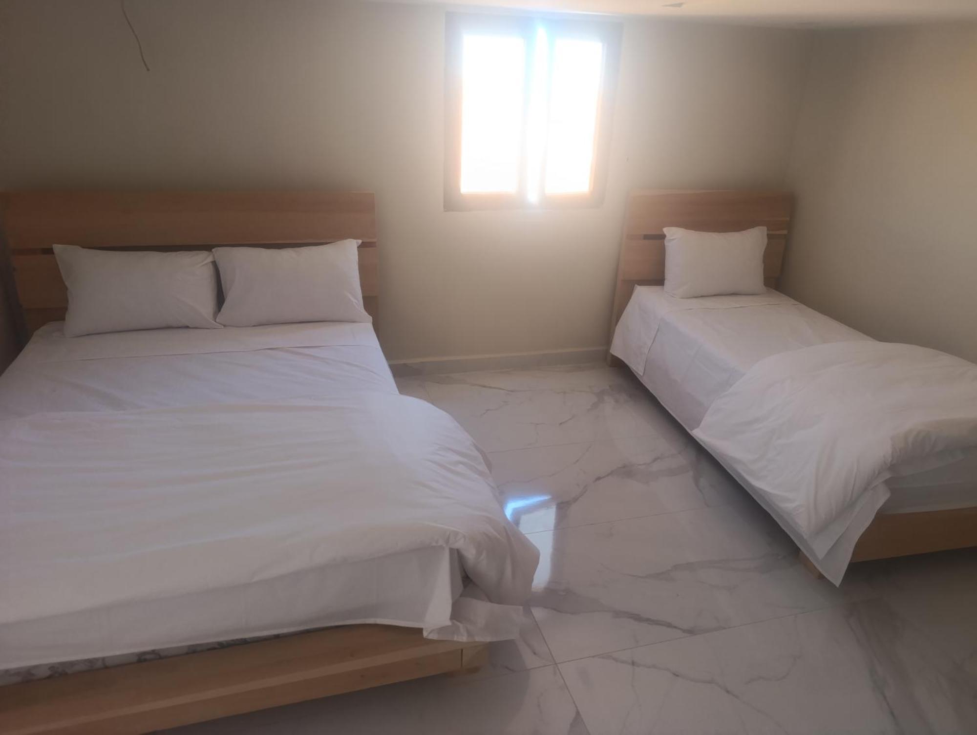 Hotel Restaurant Bougafer Миделт Екстериор снимка